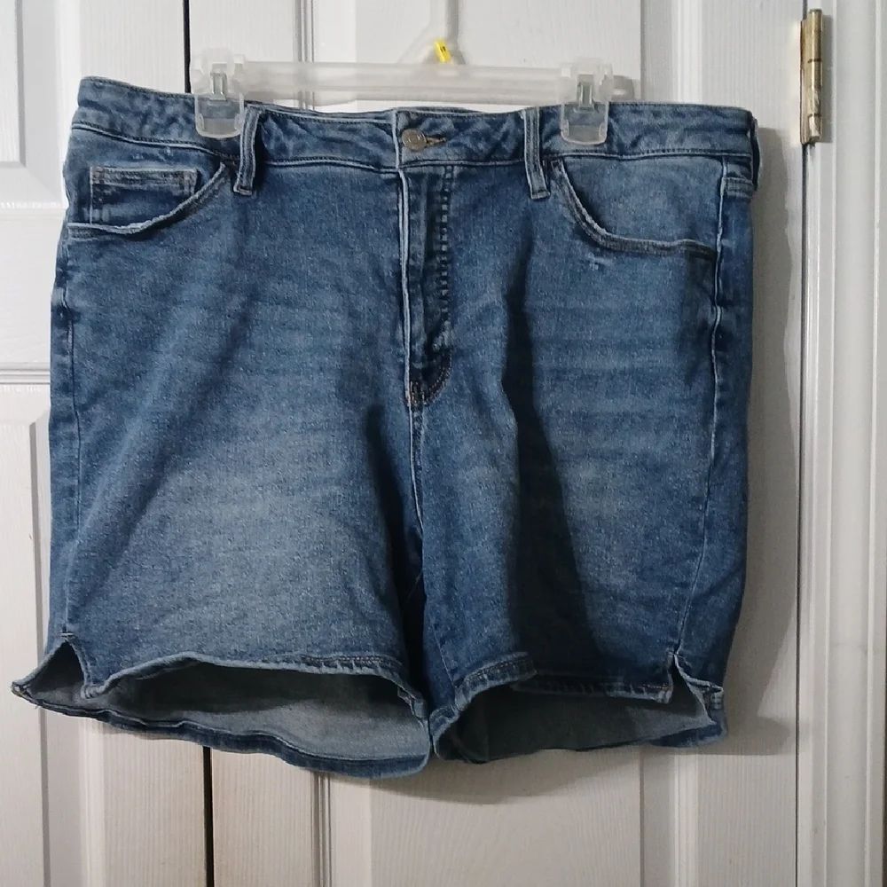 Ava & Viv high rise relaxed bermuda shorts Sz 18 NWOT